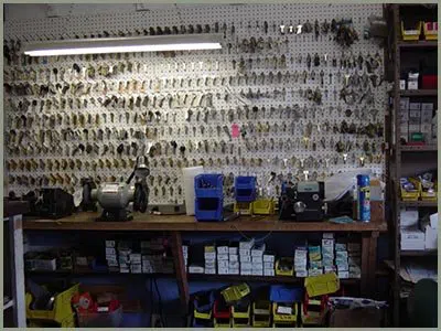 Locksmith Solution Services Louisville, KY 502-373-1330 - 68-44-3