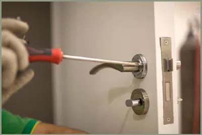 Locksmith Solution Services Louisville, KY 502-373-1330 - 68-44-8